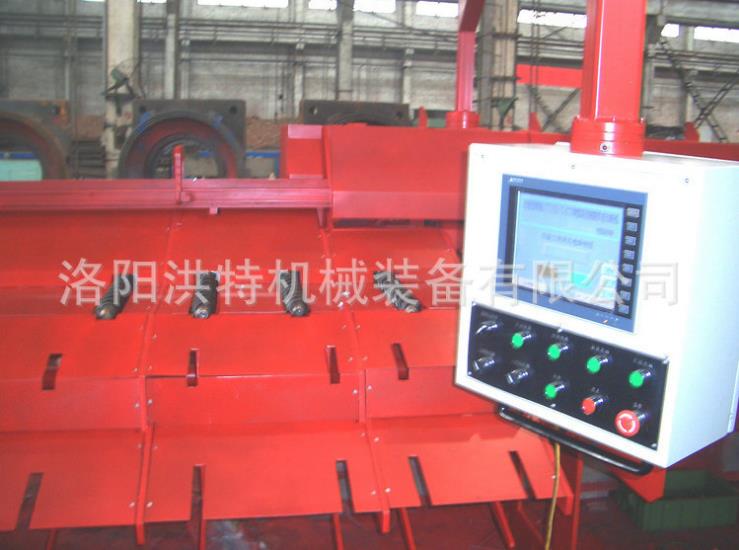 Three - stage steel bar straightening machine